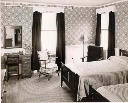Interior Bedroom 1948 (Brown)